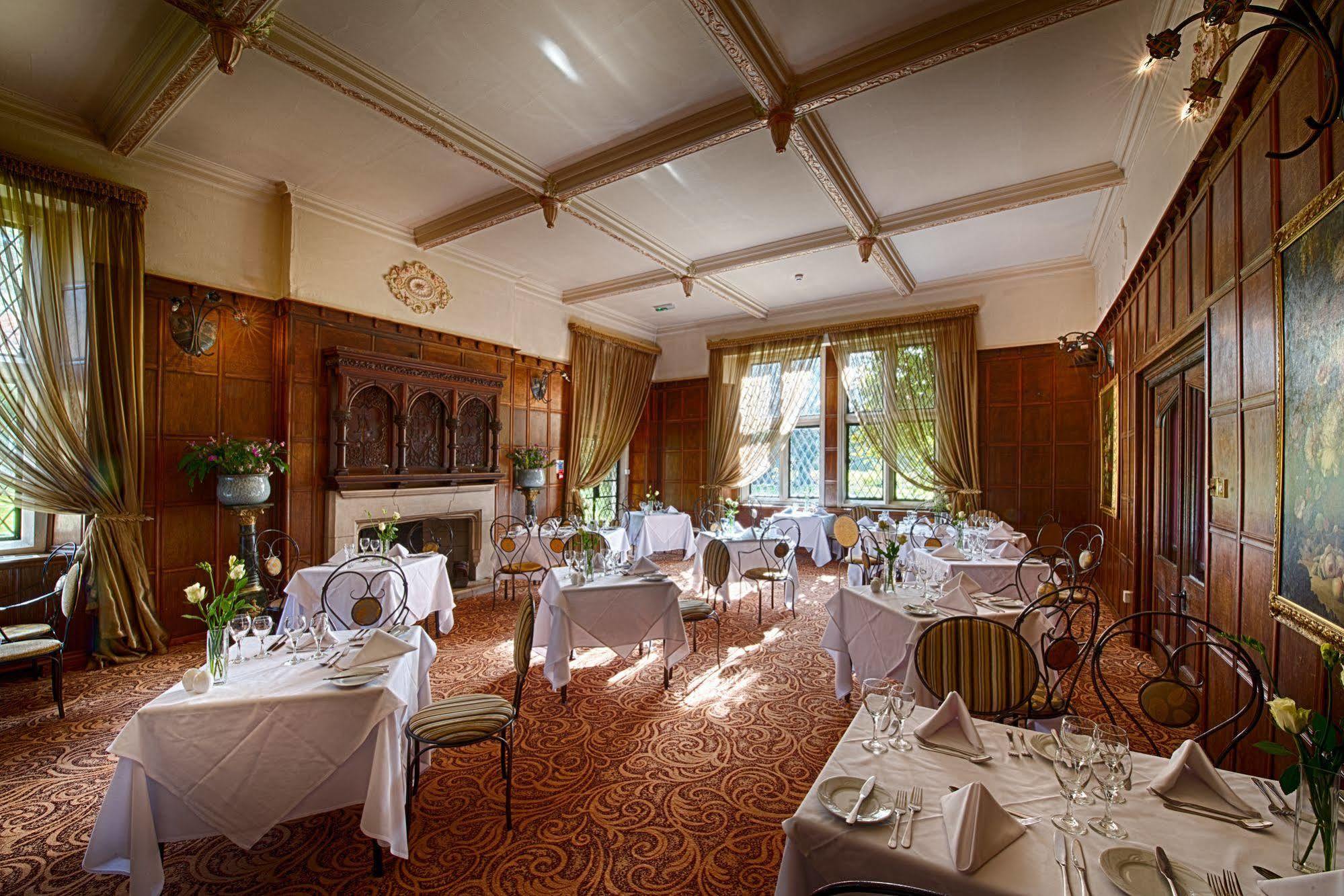 Miskin Manor Hotel Hensol Exterior foto